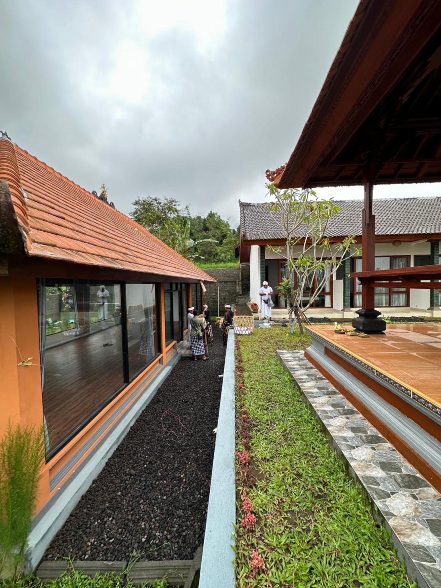 BesakihBali Basuki Retreat Centerアパートメント エクステリア 写真