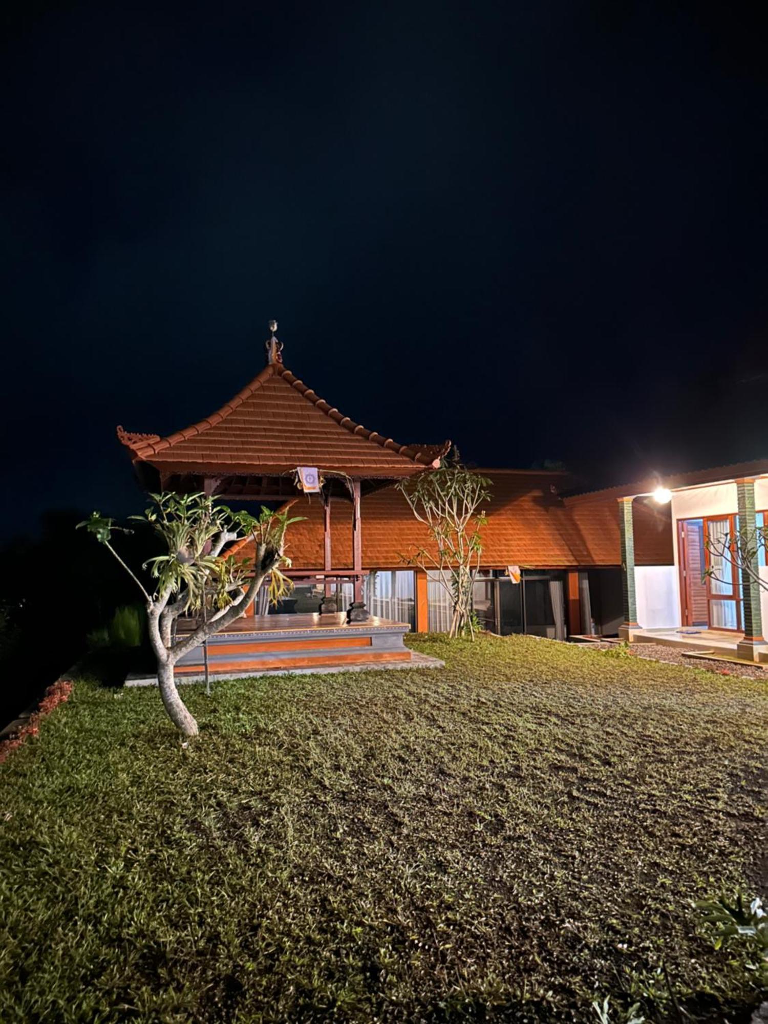 BesakihBali Basuki Retreat Centerアパートメント エクステリア 写真