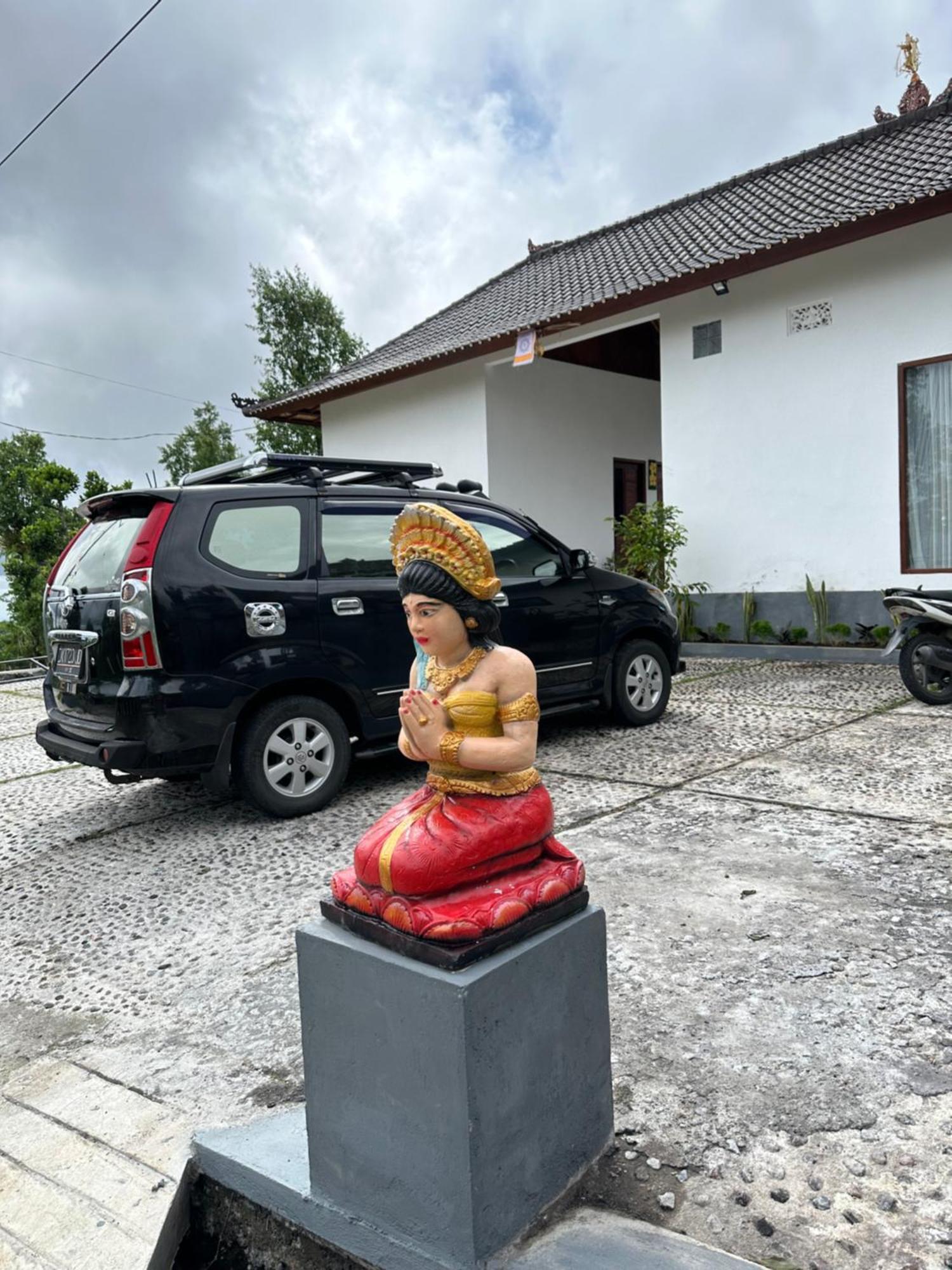 BesakihBali Basuki Retreat Centerアパートメント エクステリア 写真