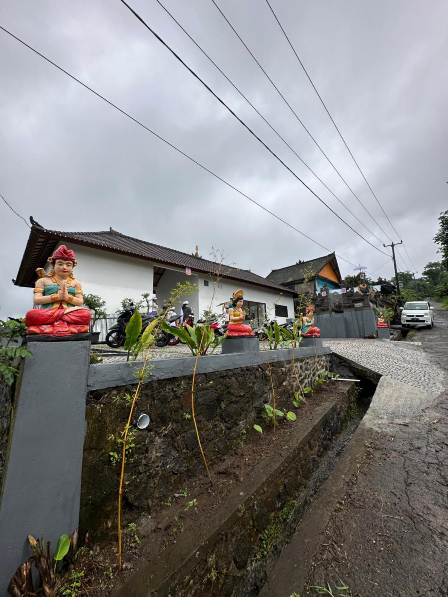 BesakihBali Basuki Retreat Centerアパートメント エクステリア 写真
