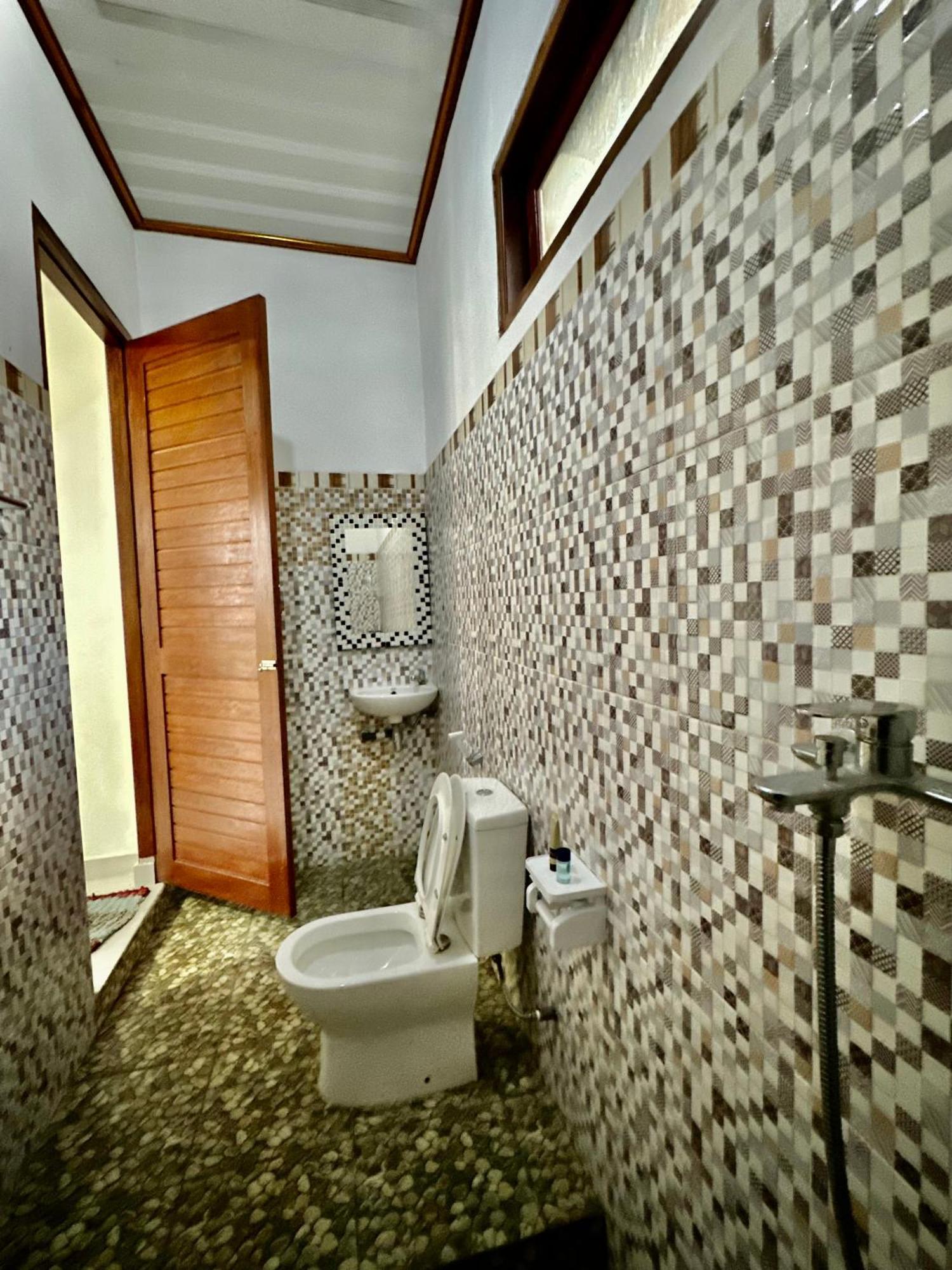 BesakihBali Basuki Retreat Centerアパートメント エクステリア 写真